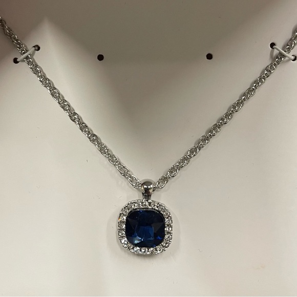 Necklace with Pendant - Picture 2 of 3